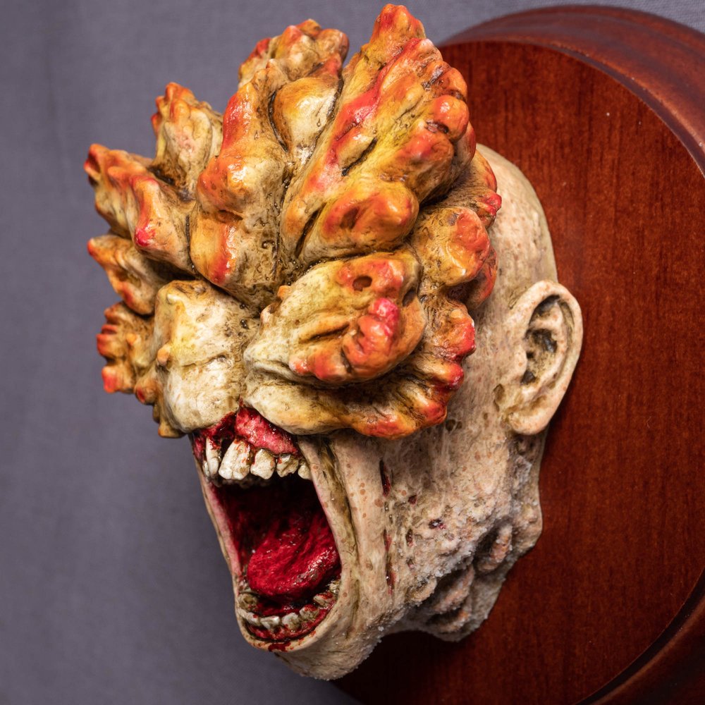 The Last of Us - Mini Clicker Bust Mounted on Plaque — Modulus Props